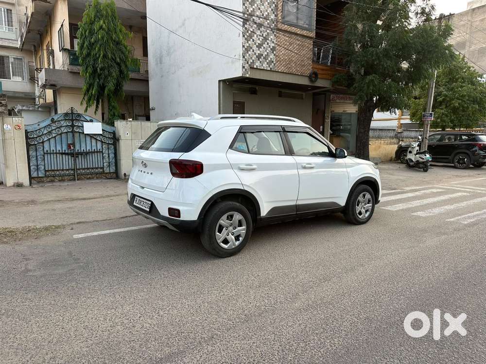 Hyundai Venue 1.2 S Plus, 2021, Petrol