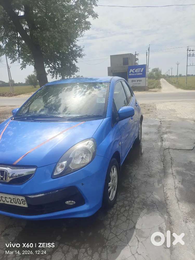 Honda Brio 2013 Petrol Well Maintained