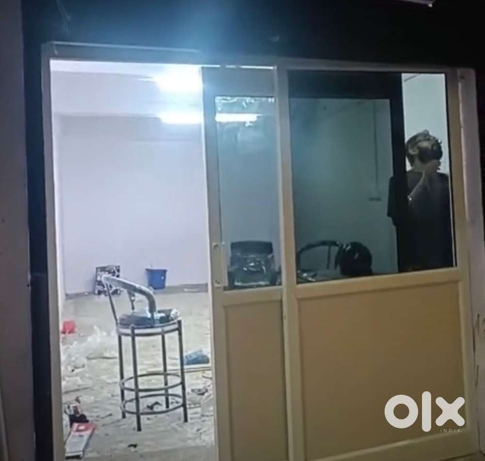 Aluminium partition with sliding door