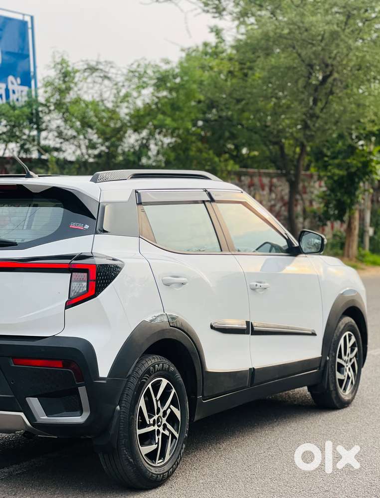Mahindra Xuv 3xo Ax5 Ds Mt, 2025, Diesel