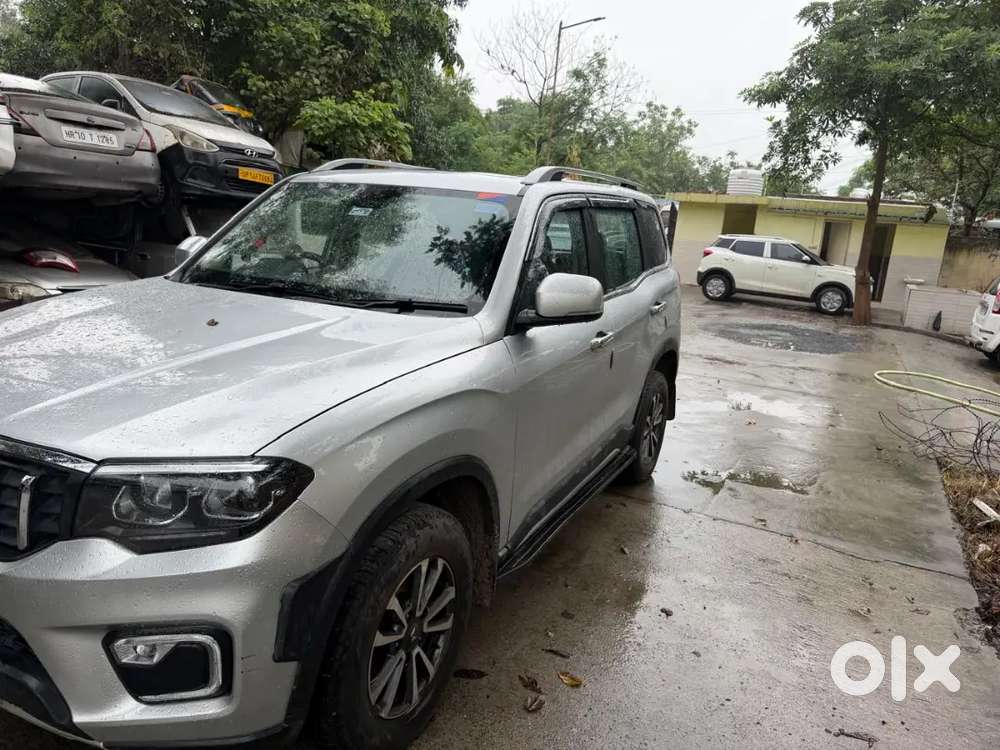Mahindra Scorpio N Z8 Select Manual 2025 Petrol Well Maintained