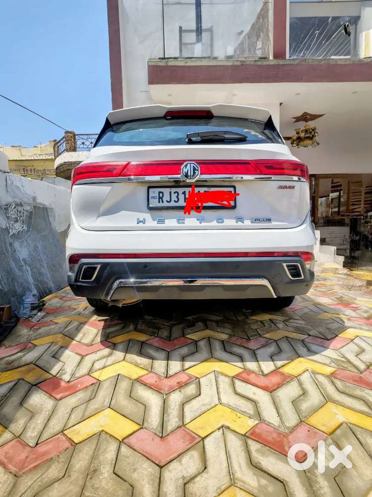 Mg Hector 2025 Petrol 1050 Km Driven