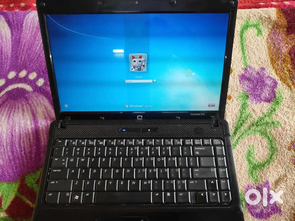 Selling Urgent old COMPEQ leptop, with 3 GB Ram and 512 hdd