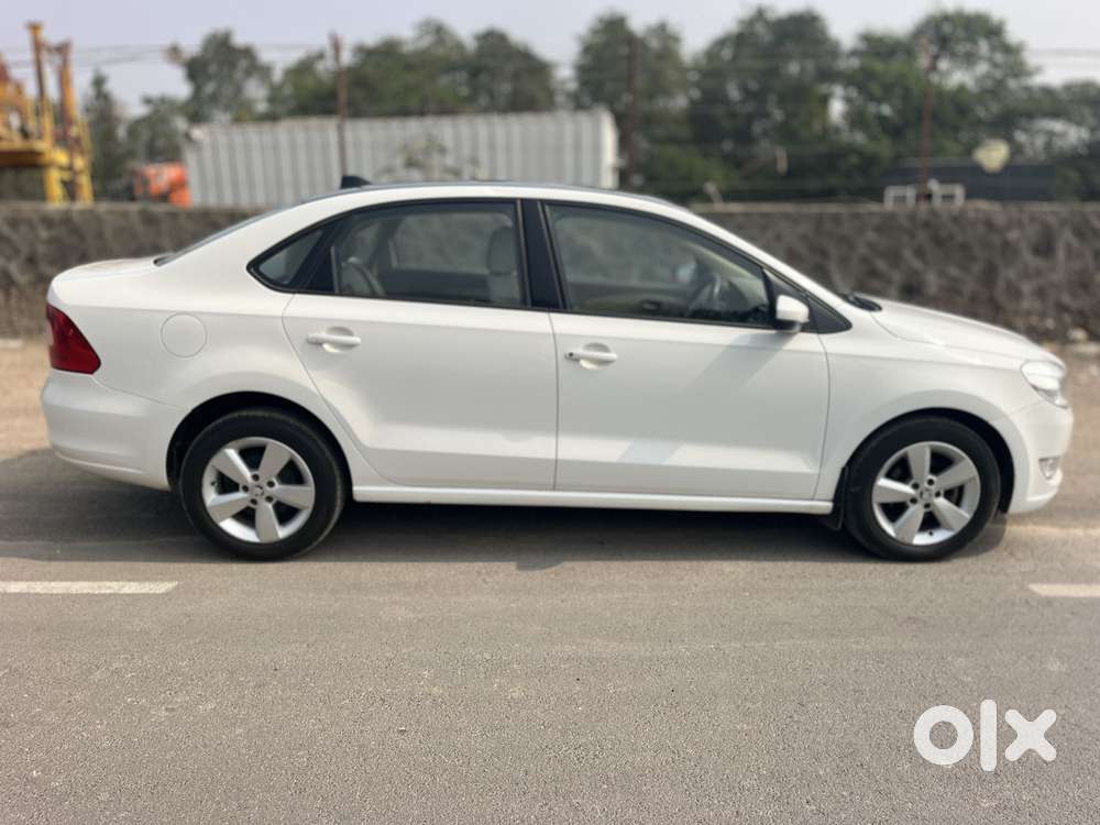 Skoda Rapid 1.6 Mpi At Style, 2016, Petrol