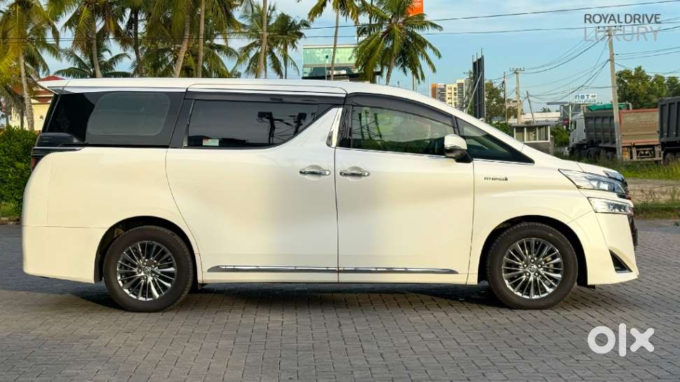 Toyota Vellfire, 2021, Petrol