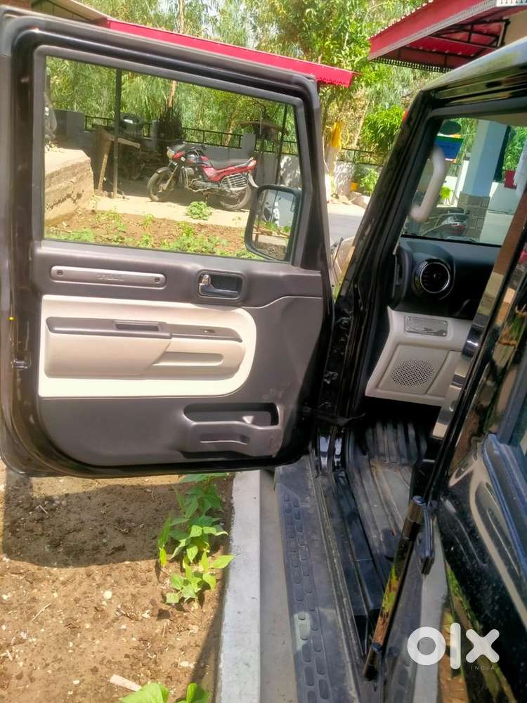 Mahindra Car Petrol 2025