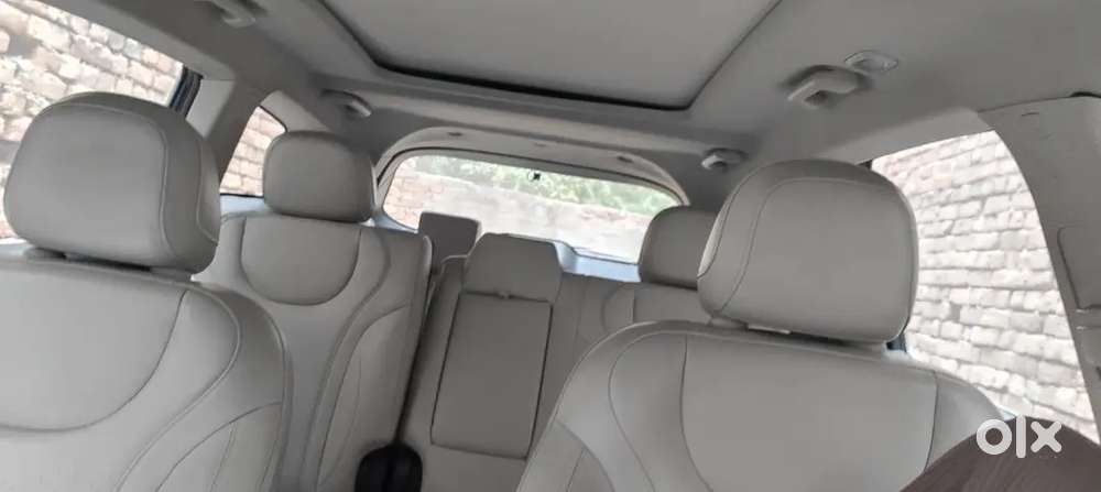 Mahindra Xuv700 2025 Diesel 23000 Km Driven