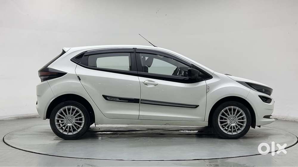 Tata Altroz 1.2 Xm Plus, 2023, Petrol