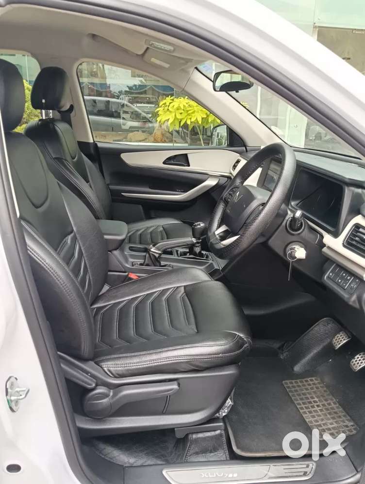 Mahindra Xuv700, 2025, Petrol
