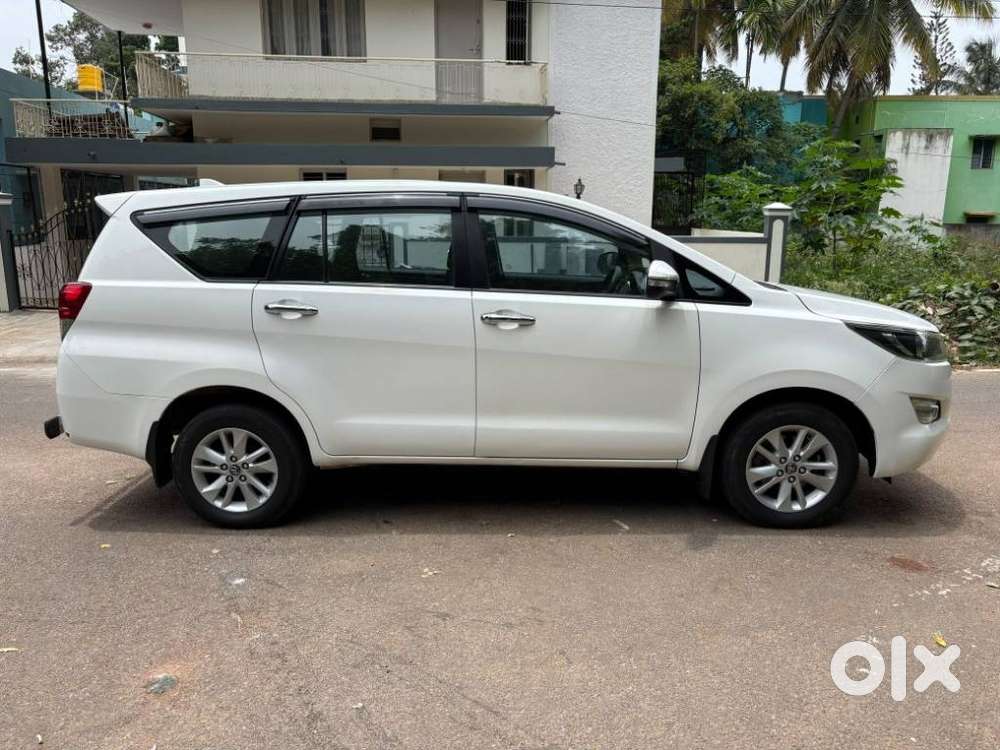 Toyota Innova Crysta 2.4 G Mt, 2017, Diesel