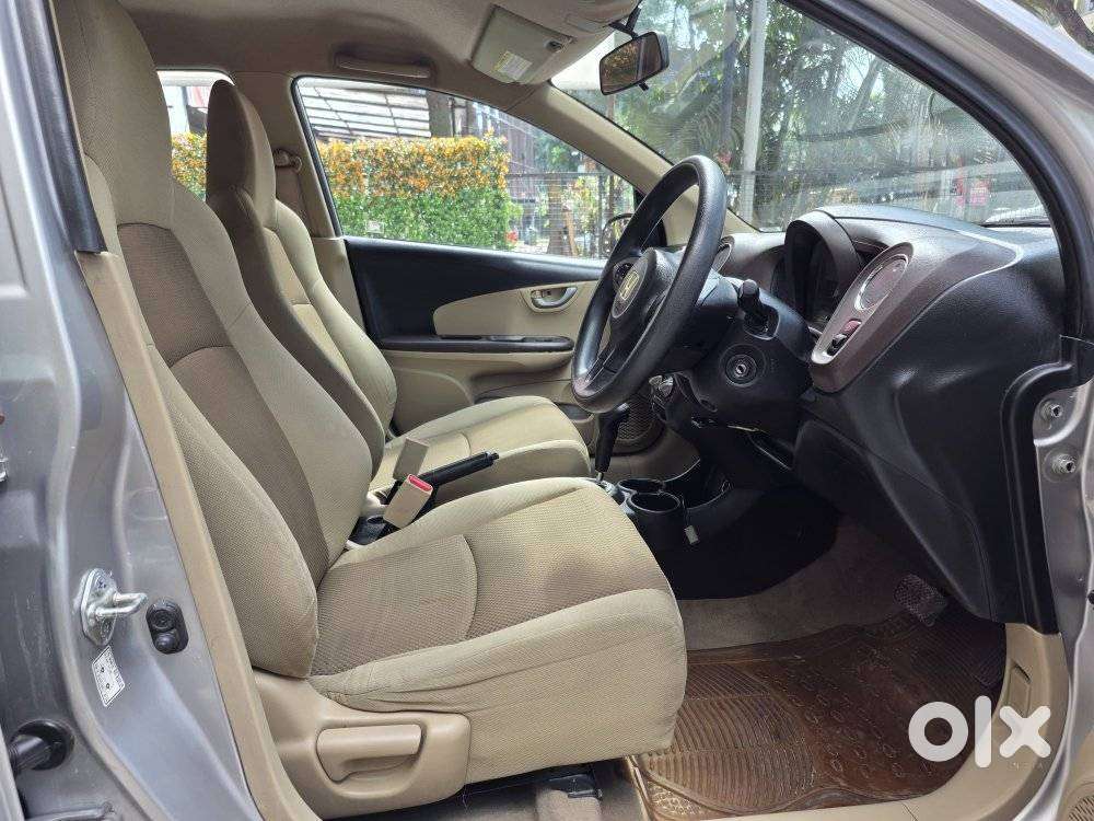 Honda Brio V Automatic, 2012, Petrol