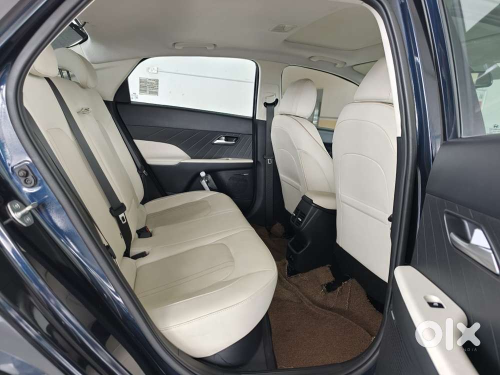 Hyundai Verna Sx (o) 1.5 Vtvt Ivt [2023 - 2026], 2023, Petrol
