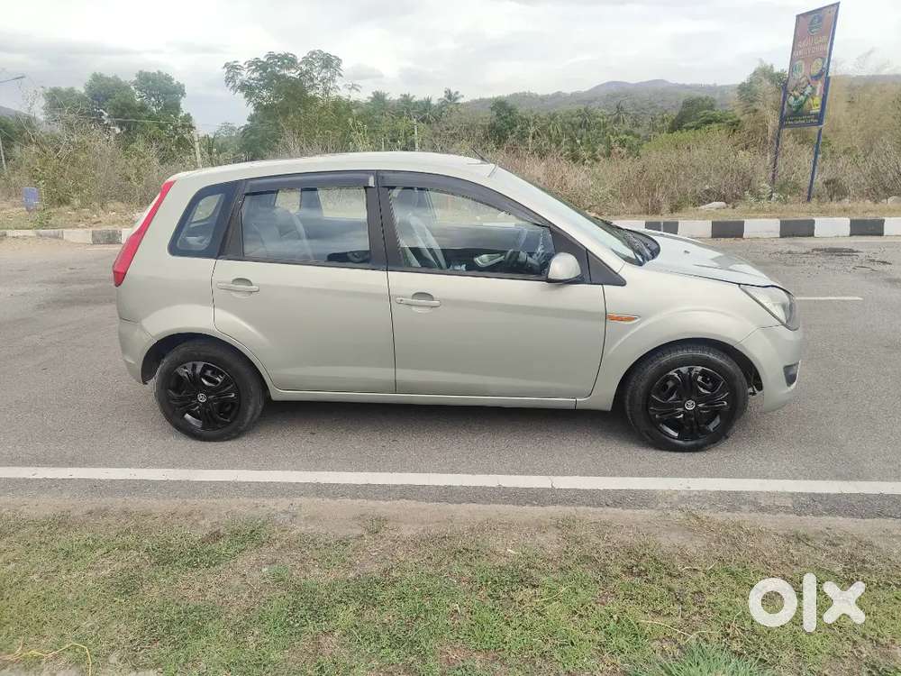 Ford Figo 1.4 Titanium 2011