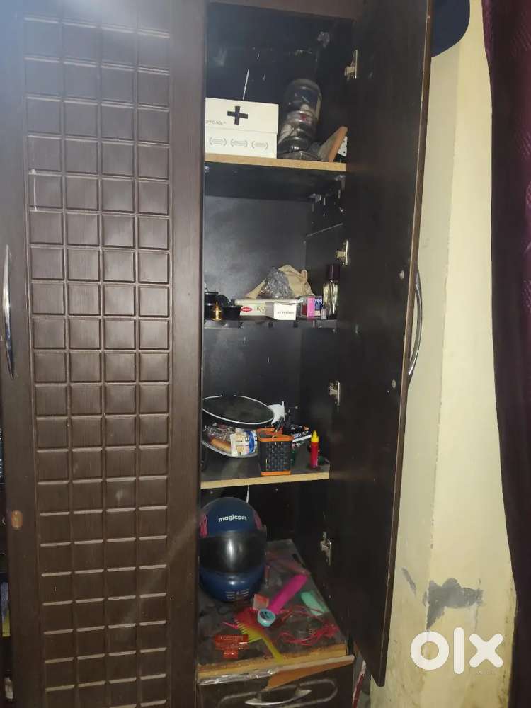 Almirah Wooden - Buy & Sell Used Beds & Wardrobes in Indirapuram | OLX