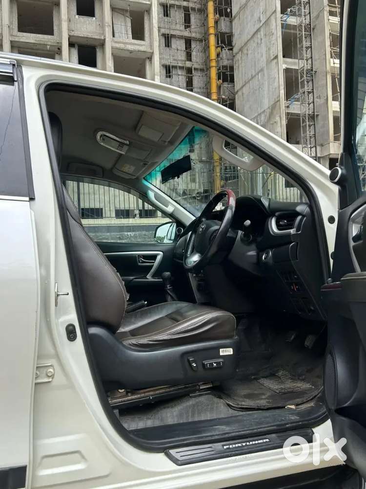 Toyota Fortuner 4x2 Manual 1st Onwer