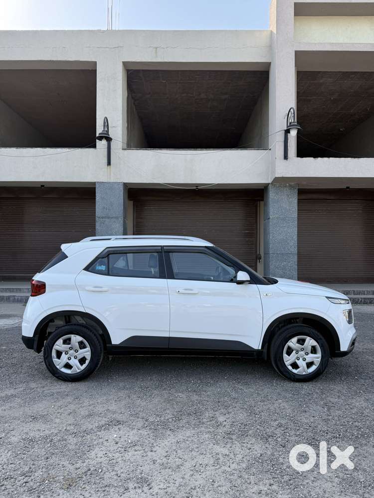 Hyundai Venue S Turbo, 2021, Petrol
