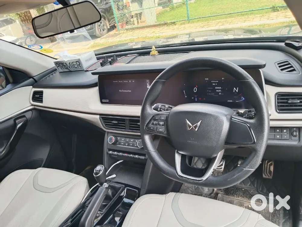 Mahindra Xuv700 Petrol 2022 Manual