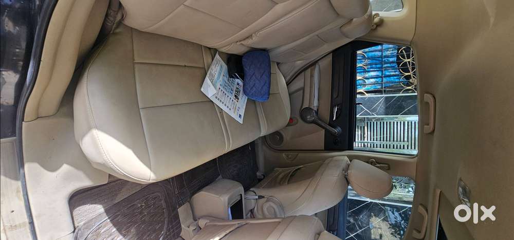 Sunroof, Fully Automatic And Manual Transmission,  Complete Luxury Suv