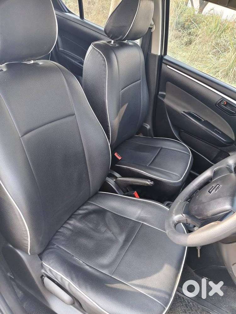 Maruti Suzuki Swift Lxi Optional-o, 2015, Petrol