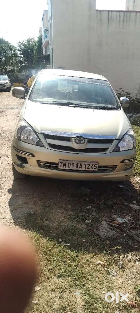 Toyota Innova Hycross 2005