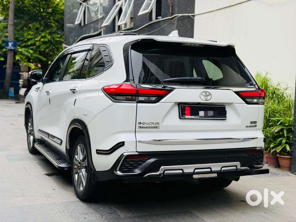 Toyota Innova Hycross 2.0 Zx Hybrid 7 Str, 2025, Petrol