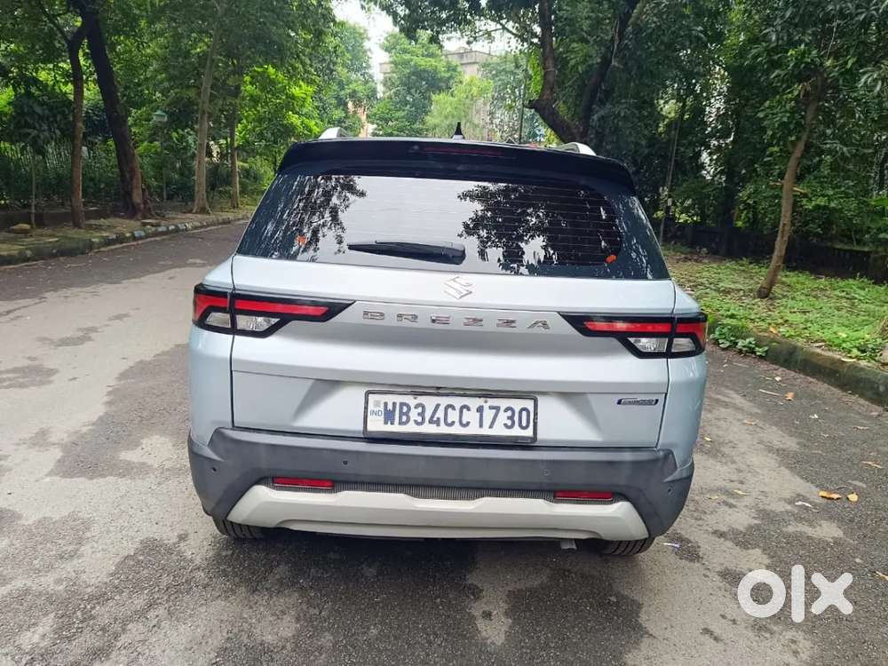 Maruti Suzuki Brezza 1.5 Zxi Plus Smart Hybrid Dual Tone, 2023, Petr..