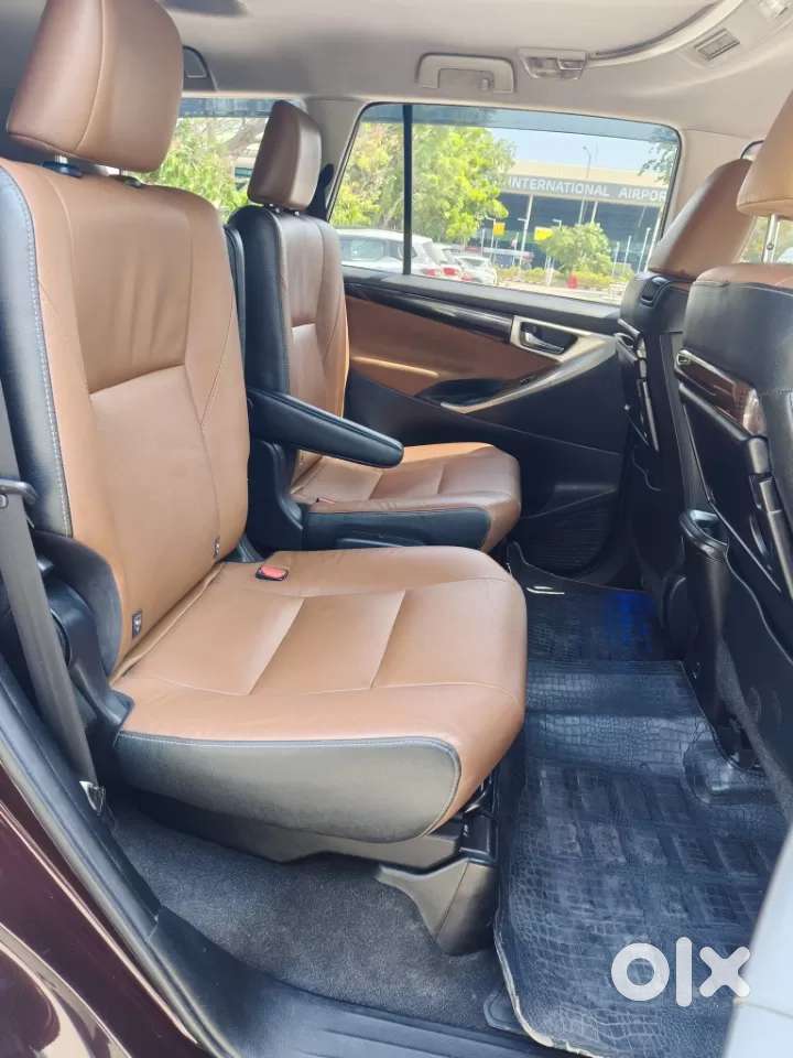 Toyota Innova Crysta 2.8 Zx At 7 Seater, 2017, Diesel