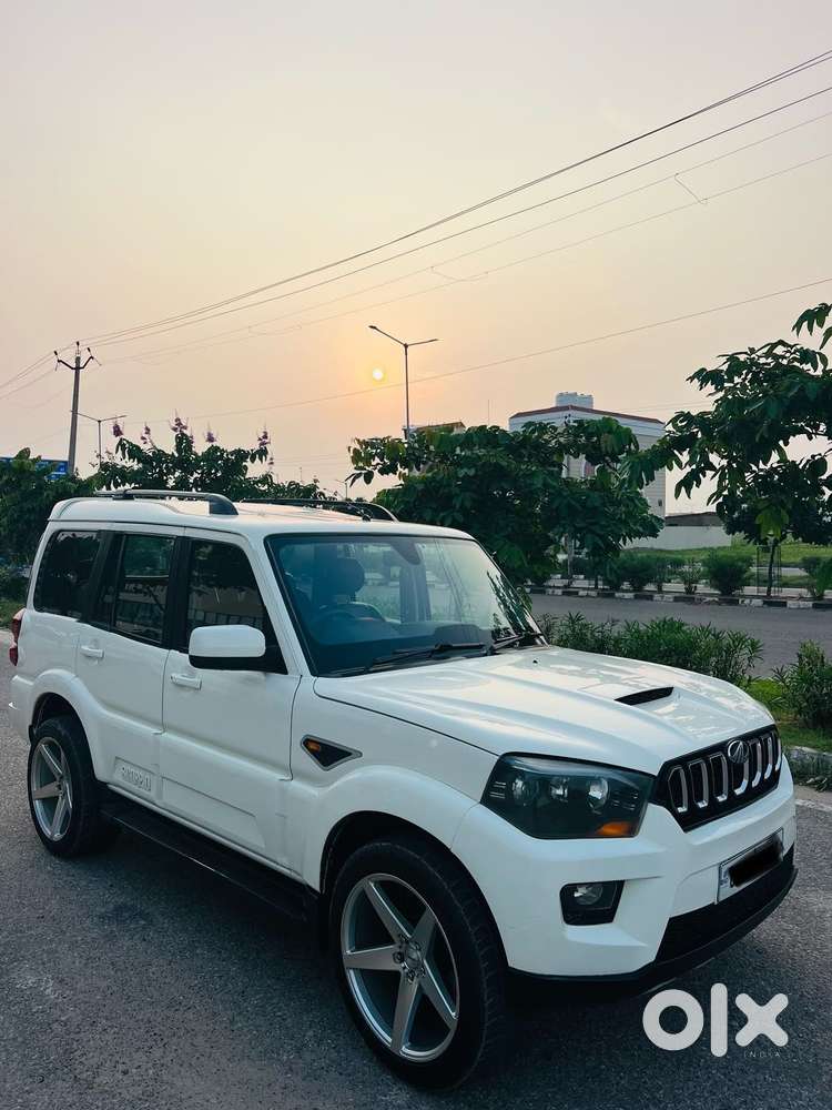 Mahindra Scorpio S10 8 Seater, 2017, Diesel