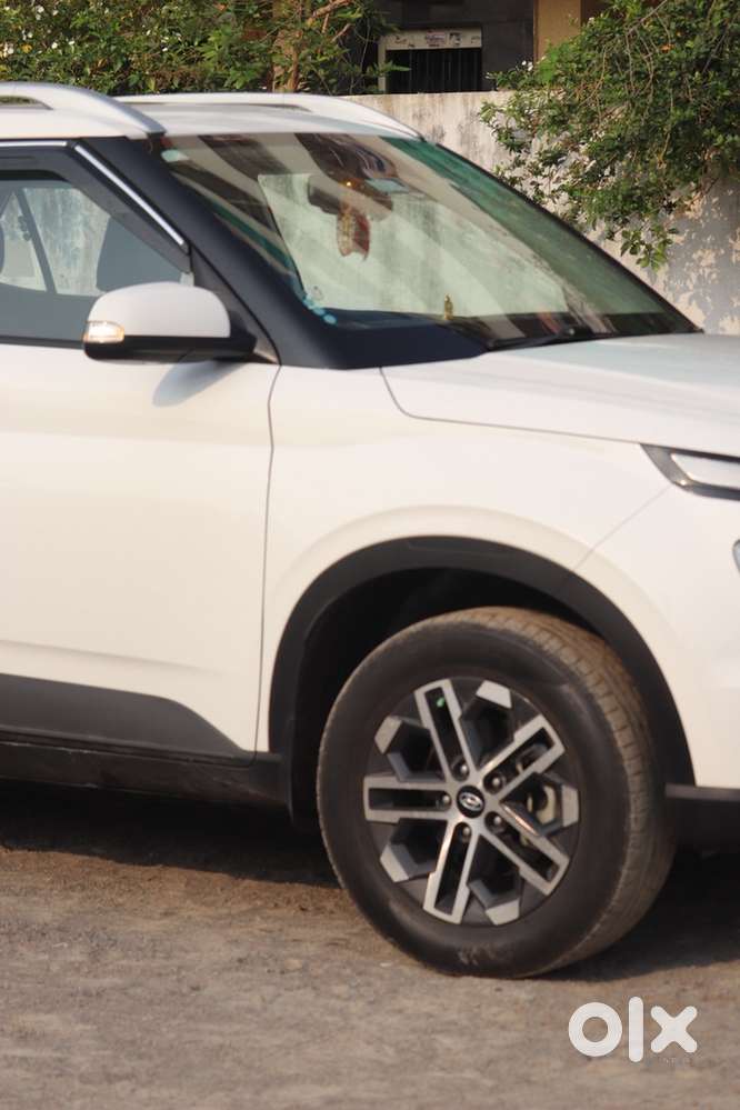 New Car With Premium Maintenance Luxury Vechile