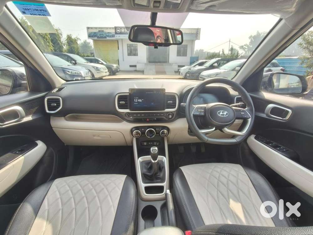 Hyundai Venue Petrol 2024