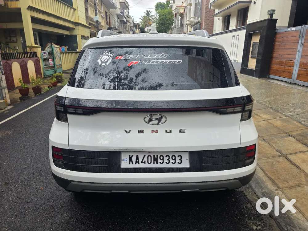 Hyundai Venue 2022 Diesel 42000 Km Driven