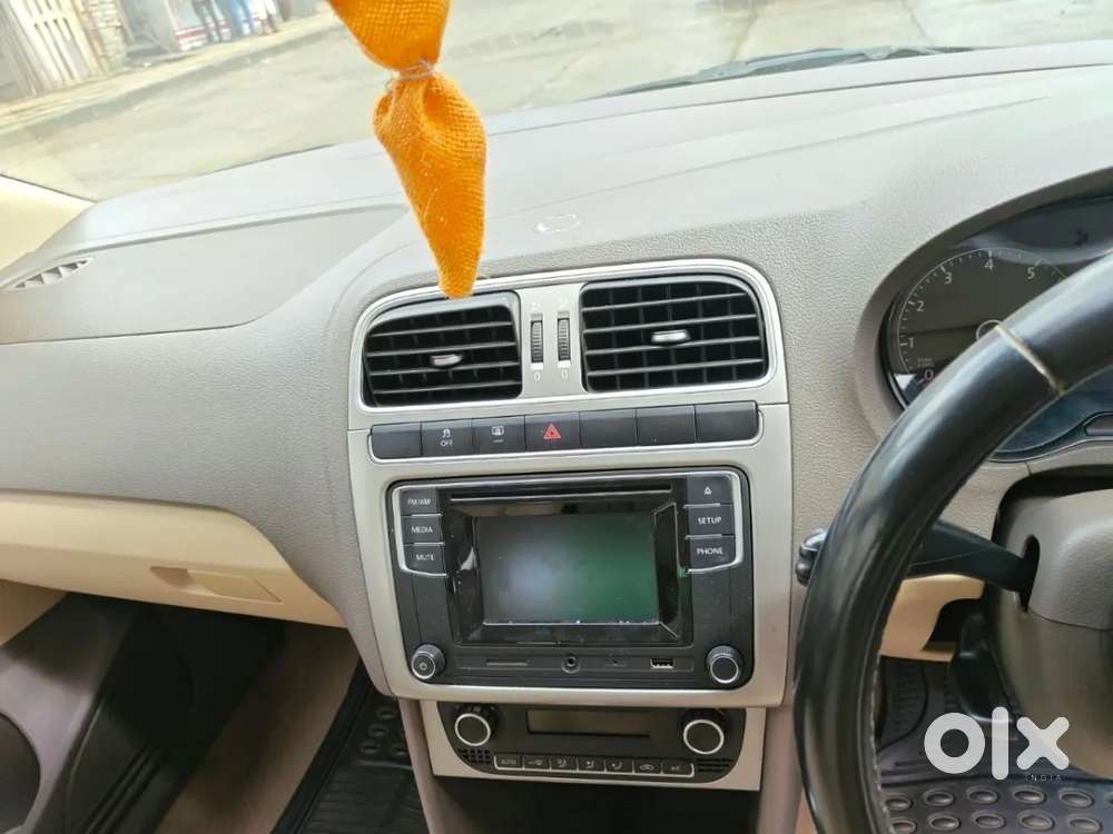 Volkswagen Vento 1.2 Tsi Highline At, 2016, Petrol
