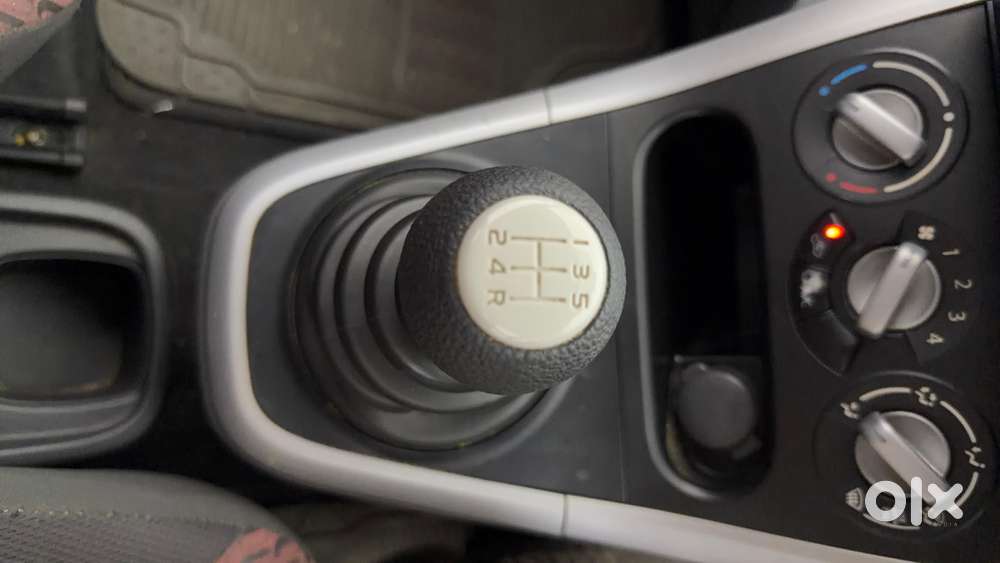Maruti Suzuki Ritz Vxi, 2014, Petrol