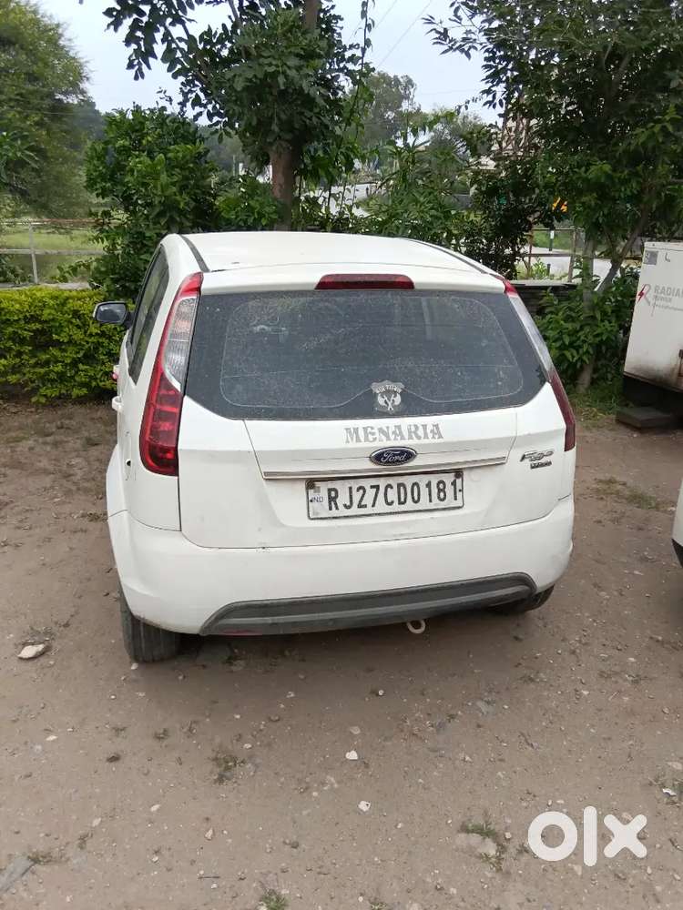 Ford Figo 1.5 Ambiente 2013
