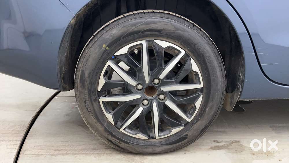 Maruti Suzuki Dzire 1.2 Zxi Plus Amt, 2024, Petrol