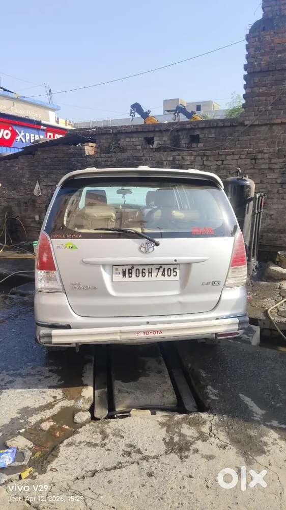 Toyota Innova 2011 Diesel 150000 Km Driven