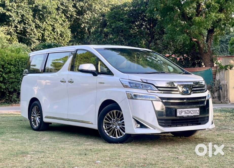 Toyota Vellfire 2.5 Executive Lounge, 2022, Petrol