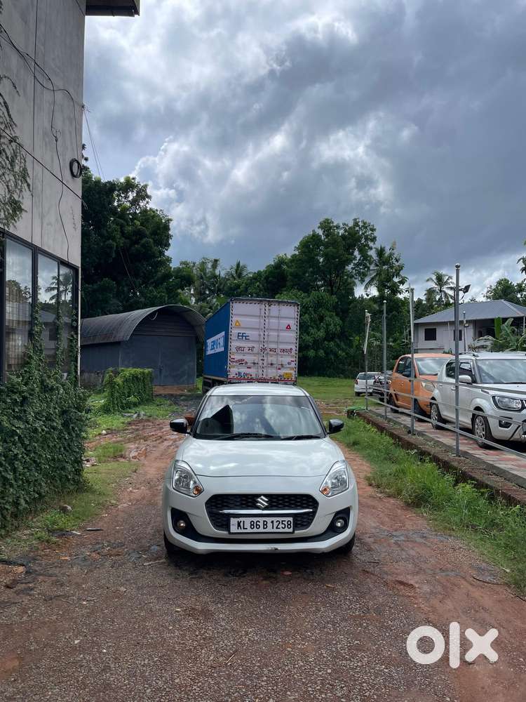 Maruti Suzuki Swift Vxi Optional, 2023, Petrol