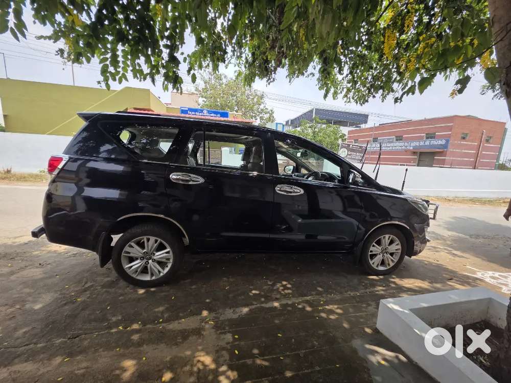 Toyota Innova Crysta 2.8z 2016