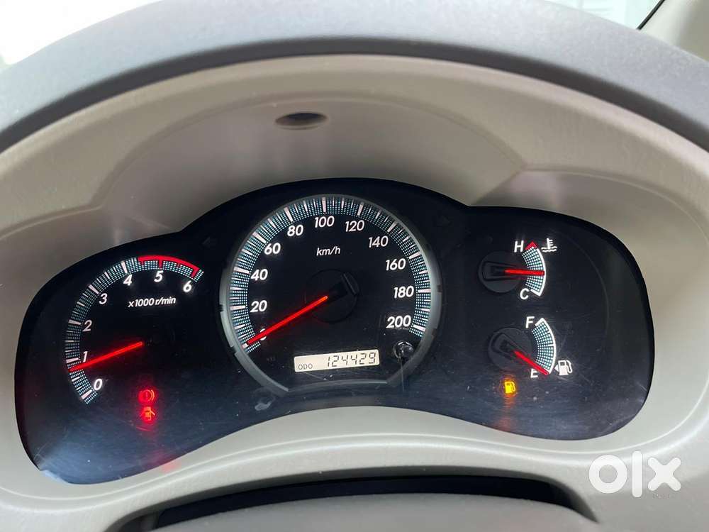 Toyota Innova 2.5 V 8 Str, 2013, Diesel