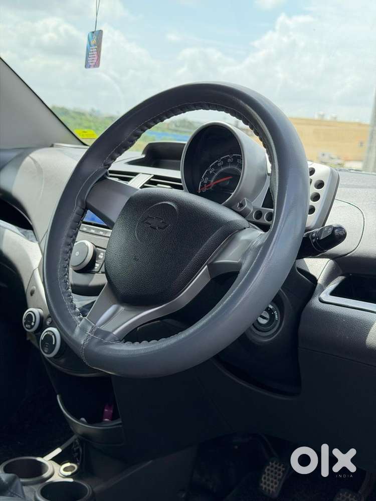 Chevrolet Beat Petrol 2012