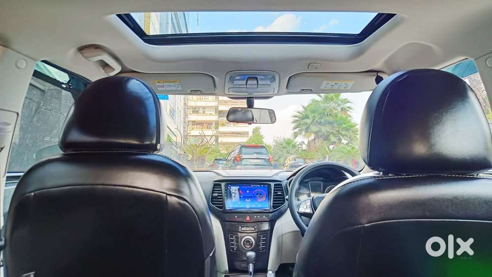 Mahindra Xuv300 1.2 W6 Amt Petrol, 2023, Petrol