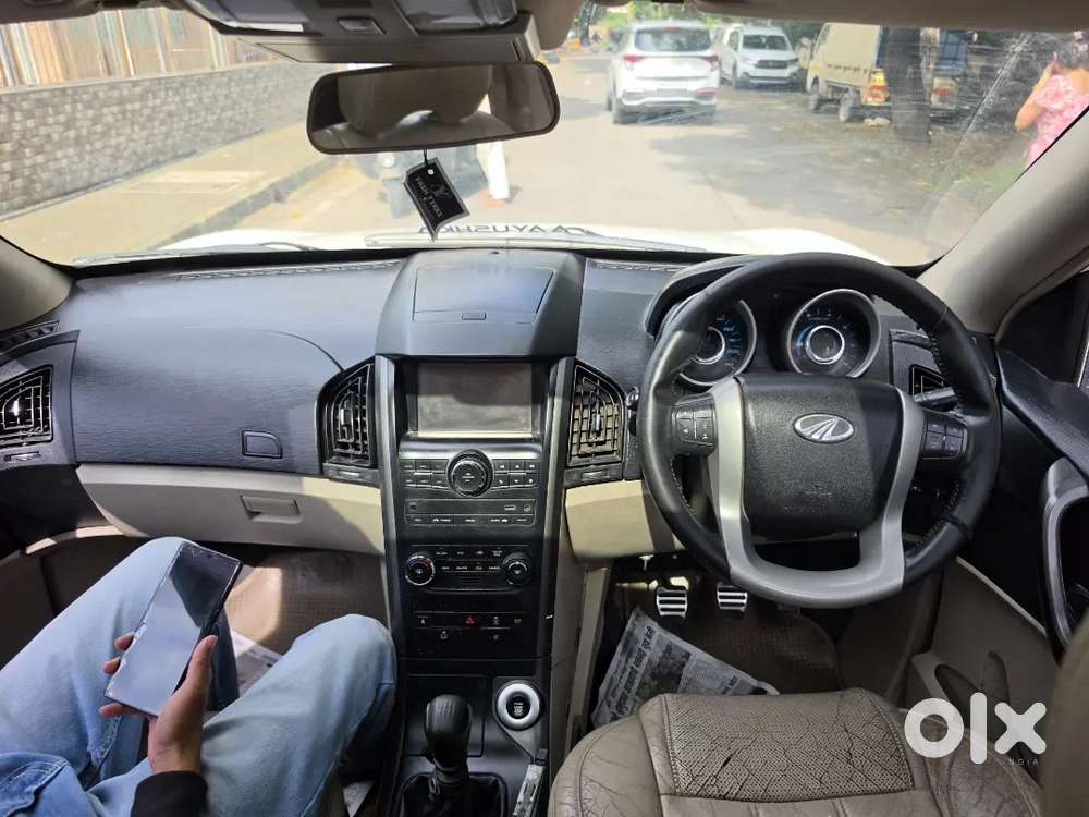 Mahindra Xuv500 W10 2015