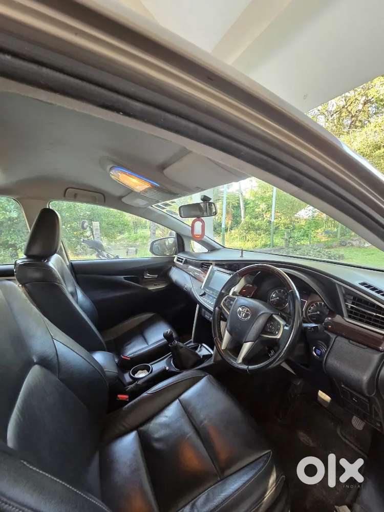 Toyota Innova Crysta 2016 Diesel Well Maintained