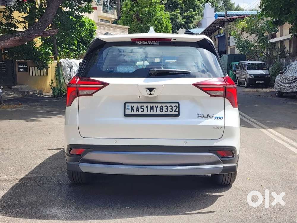 Mahindra Xuv700 2.0 Ax 7 Petrol Mt Str, 2025, Petrol
