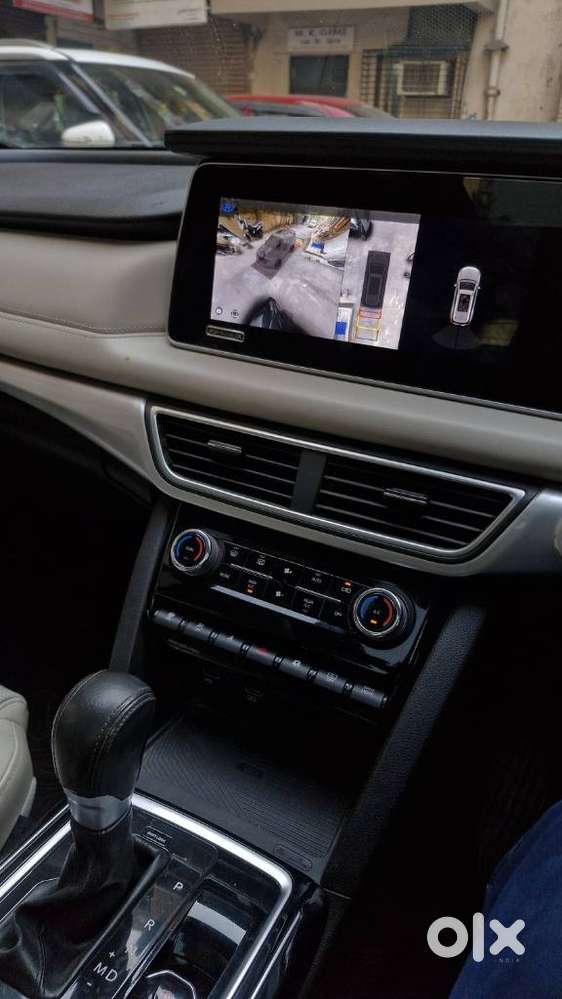 Mahindra Xuv700 2.2 Ax 7 Diesel At Luxury Pack Str Awd, 2022, Diesel