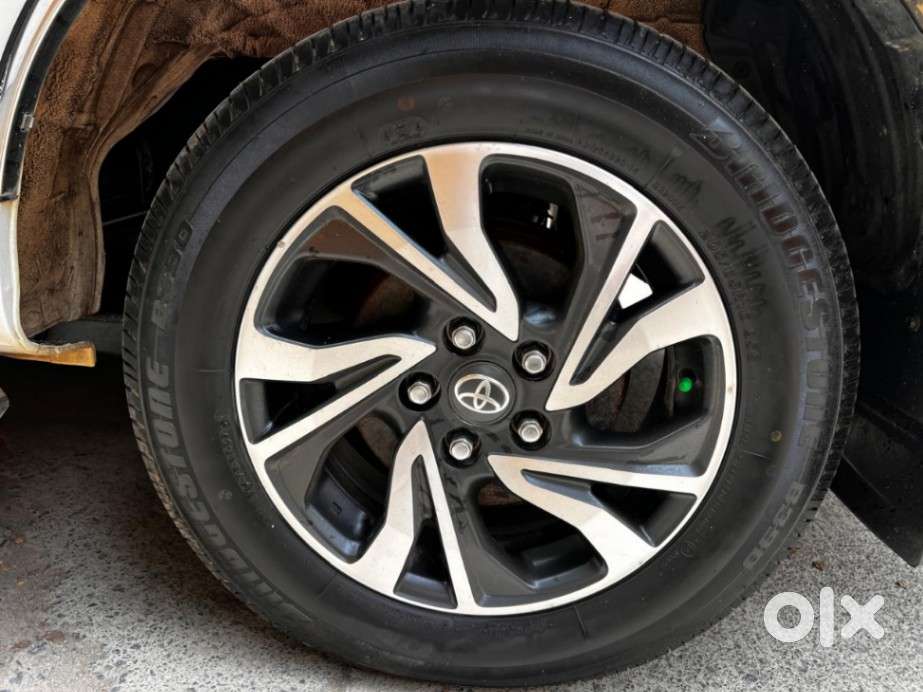 Toyota Innova Crysta 2.4 V 8 Str, 2023, Diesel
