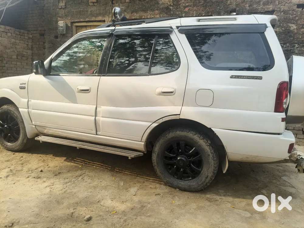 Tata Safari Dicor 2011