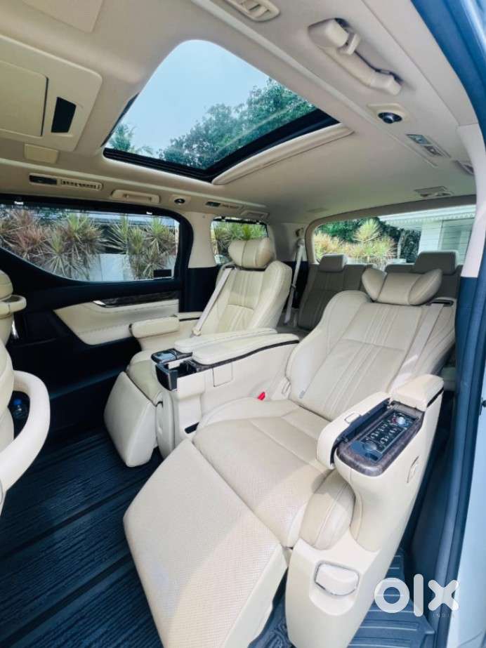 Toyota Vellfire Vip – Executive Lounge, 2022, Petrol