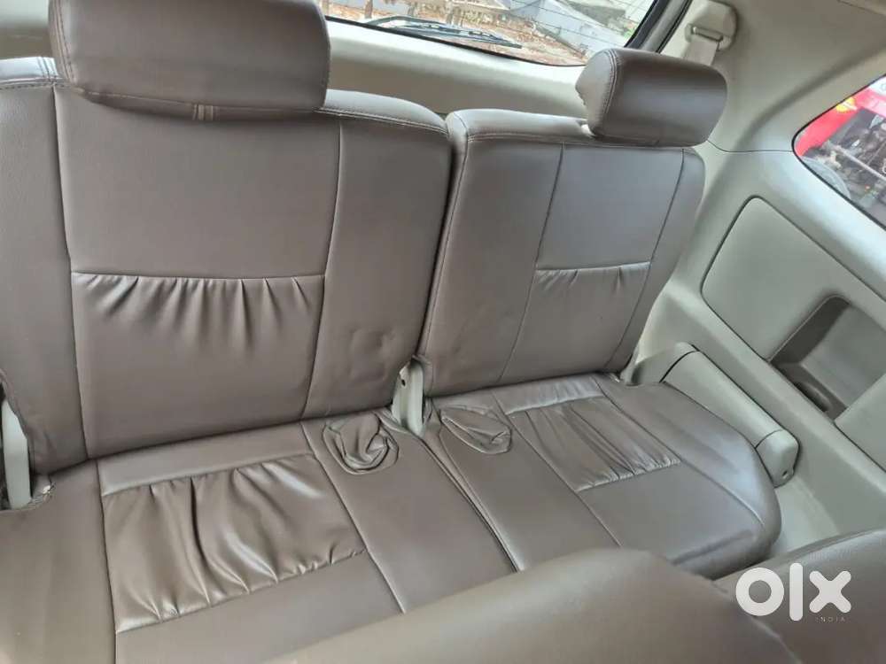 Toyota Innova 2014 Diesel 250000 Km Driven